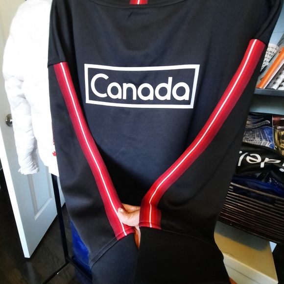 Hudson Bay Olympic Team Canada Black Top with Red & White Stripe on Sleeves. NWT - Picture 3 of 6
